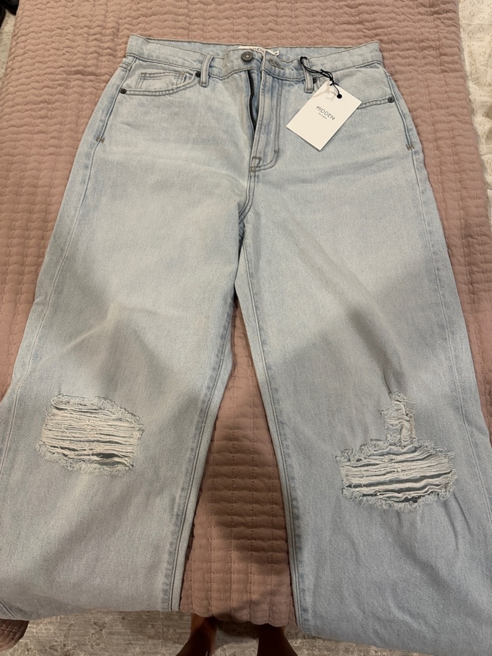 Relaxed Light Wash Boyfriend Jeans with Knee Distress